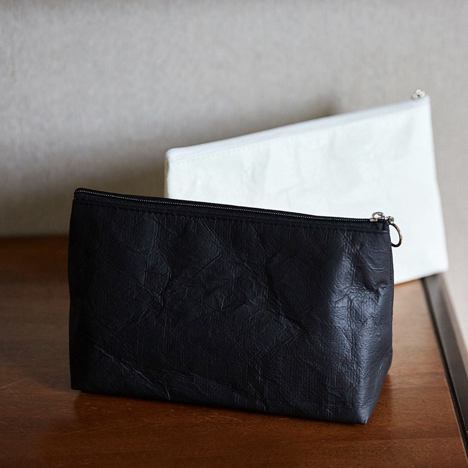 White Paper Storage Bag, Travel Toiletries Organizer Bag, Portable Waterproof Zipper Cosmetic Bag
